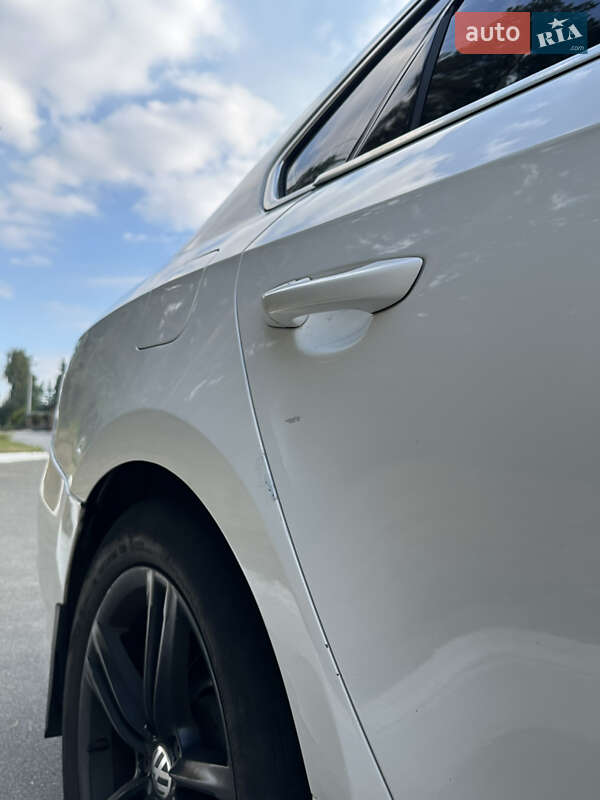 Седан Volkswagen Passat 2013 в Киеве