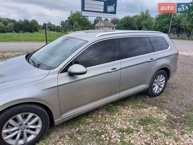 Универсал Volkswagen Passat 2015 в Киеве