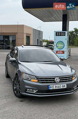 Седан Volkswagen Passat 2017 в Днепре