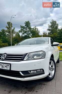 Седан Volkswagen Passat 2013 в Киеве