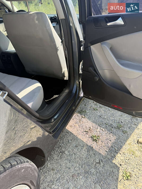 Седан Volkswagen Passat 2008 в Бориславі