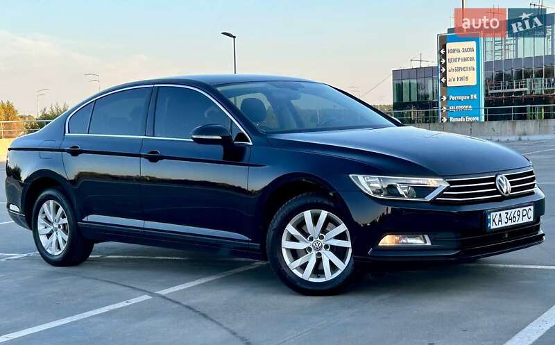 Седан Volkswagen Passat 2019 в Киеве