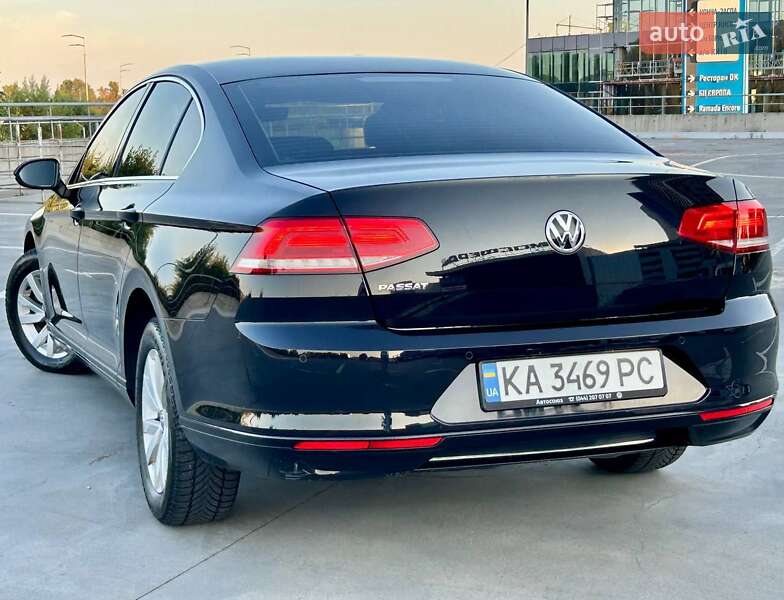 Седан Volkswagen Passat 2019 в Киеве