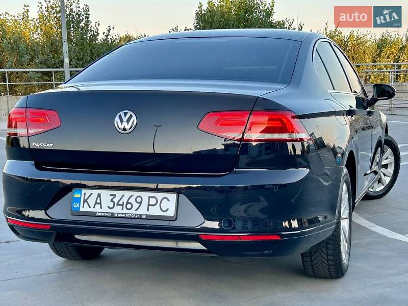 Седан Volkswagen Passat 2019 в Киеве