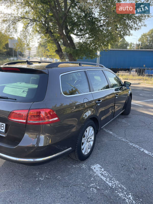 Универсал Volkswagen Passat 2014 в Киеве