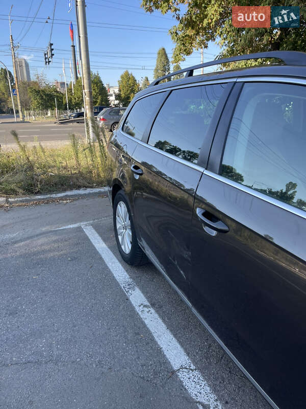 Универсал Volkswagen Passat 2014 в Киеве