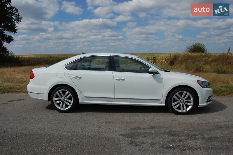 Седан Volkswagen Passat 2015 в Києві