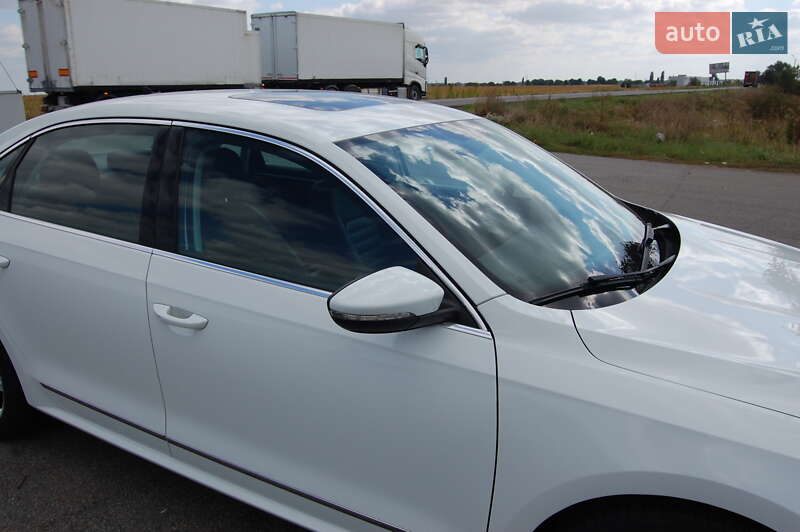 Седан Volkswagen Passat 2015 в Києві