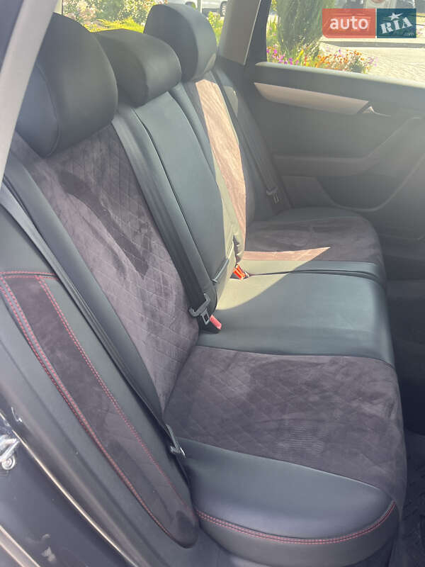 Универсал Volkswagen Passat 2010 в Киеве