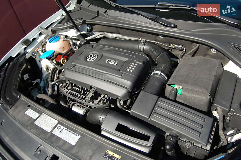 Седан Volkswagen Passat 2015 в Києві