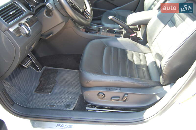 Седан Volkswagen Passat 2015 в Києві
