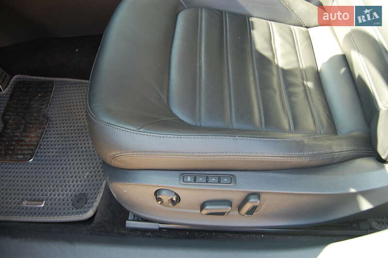 Седан Volkswagen Passat 2015 в Києві