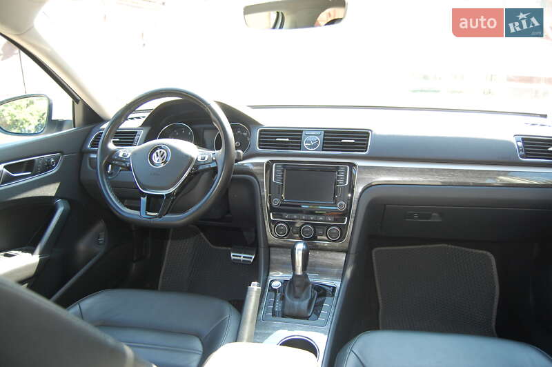 Седан Volkswagen Passat 2015 в Києві