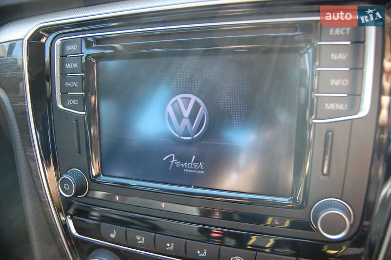 Седан Volkswagen Passat 2015 в Києві