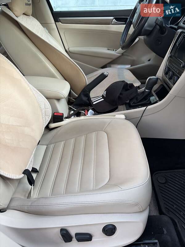 Седан Volkswagen Passat 2018 в Кропивницком