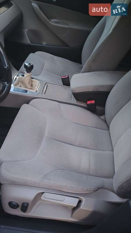 Седан Volkswagen Passat 2006 в Львові