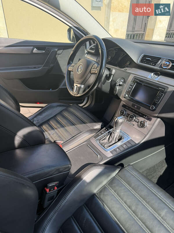 Универсал Volkswagen Passat 2012 в Львове