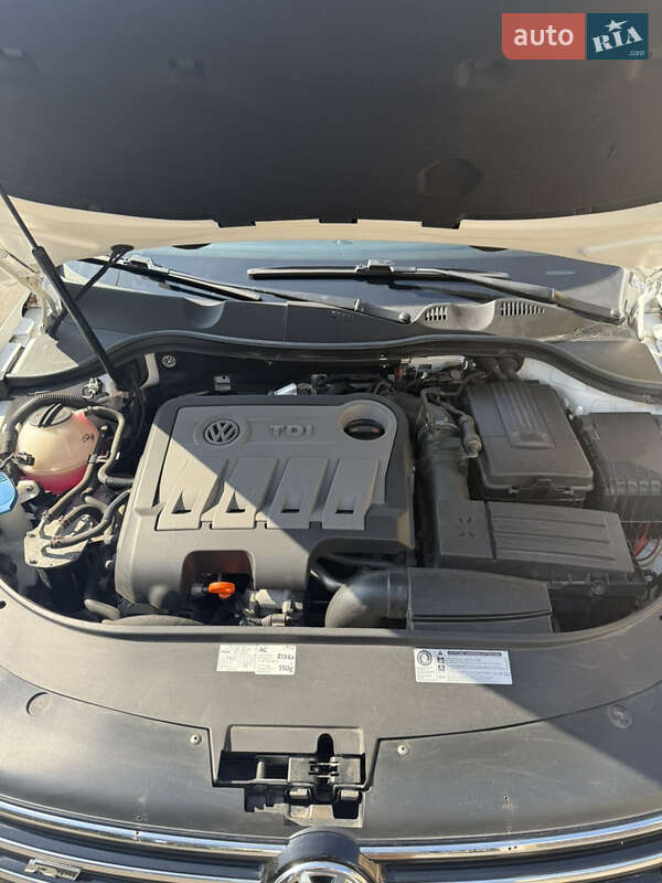 Универсал Volkswagen Passat 2012 в Львове