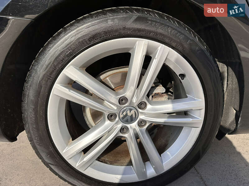 Седан Volkswagen Passat 2013 в Києві