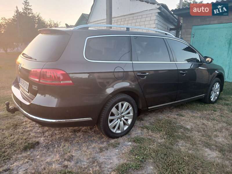 Универсал Volkswagen Passat 2014 в Киеве