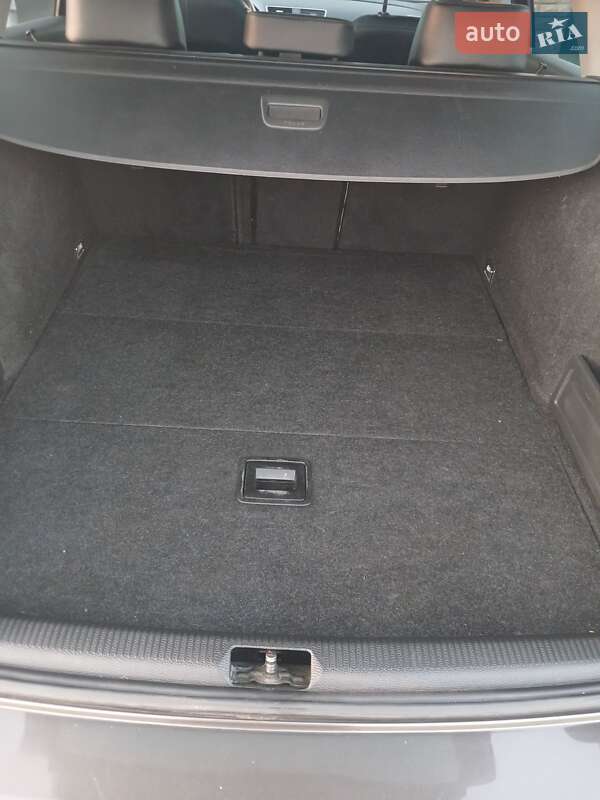 Универсал Volkswagen Passat 2014 в Киеве