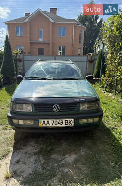 Универсал Volkswagen Passat 1995 в Киеве