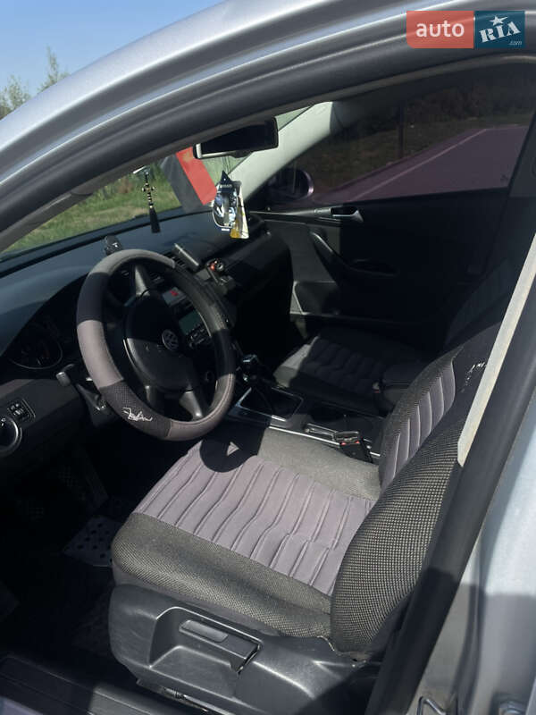 Універсал Volkswagen Passat 2010 в Долині