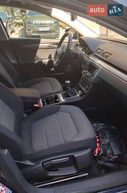 Універсал Volkswagen Passat 2011 в 