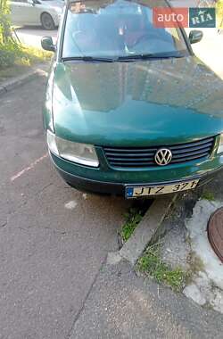 Універсал Volkswagen Passat 2000 в Києві