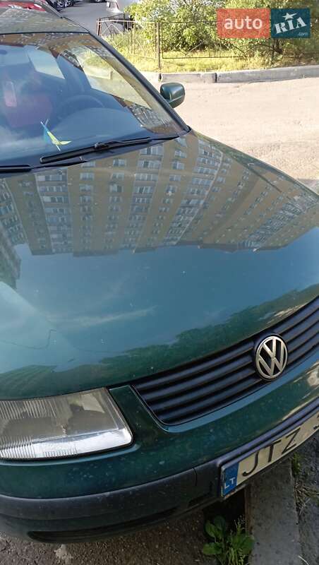 Универсал Volkswagen Passat 2000 в Киеве