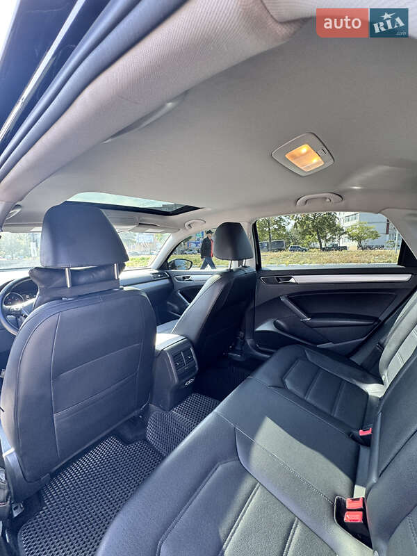 Седан Volkswagen Passat 2018 в Сумах