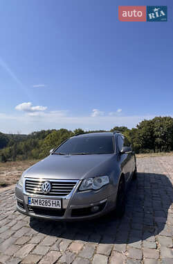 Універсал Volkswagen Passat 2007 в Житомирі