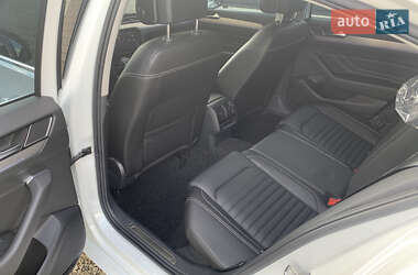 Седан Volkswagen Passat 2021 в 