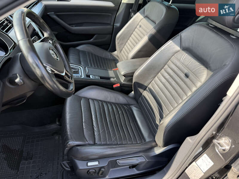 Универсал Volkswagen Passat 2017 в Львове