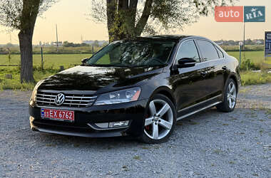 Седан Volkswagen Passat 2013 в Ровно