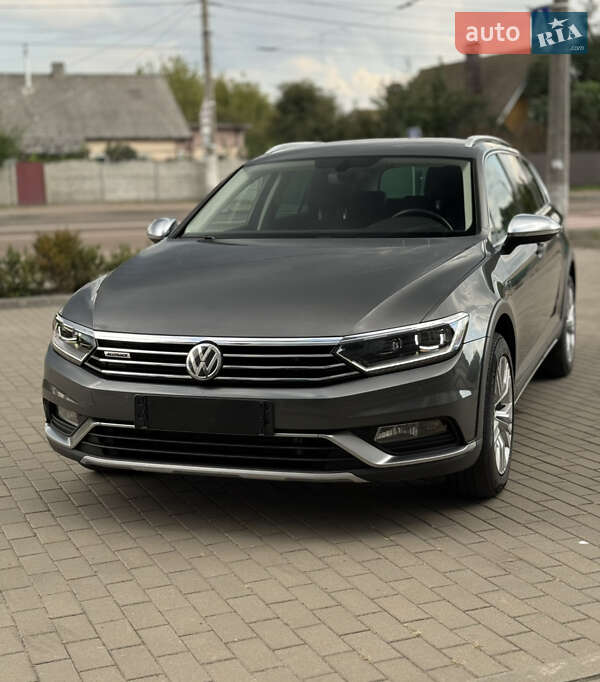 Универсал Volkswagen Passat 2017 в Житомире фото 6 Универсал Volkswagen Passat 2017 в Житомире