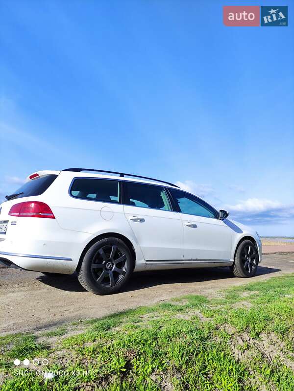 Универсал Volkswagen Passat 2012 в Киеве