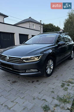 Универсал Volkswagen Passat 2015 в Черновцах
