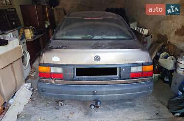 Седан Volkswagen Passat 1988 в Виннице