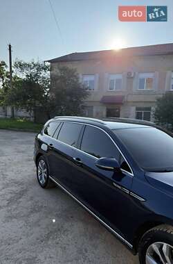 Универсал Volkswagen Passat 2015 в Ивано-Франковске