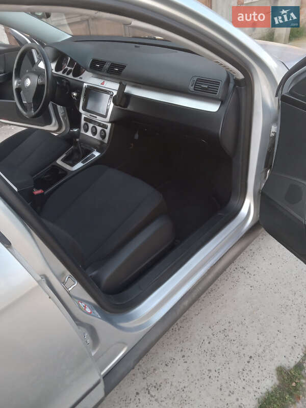 Универсал Volkswagen Passat 2006 в Виноградове