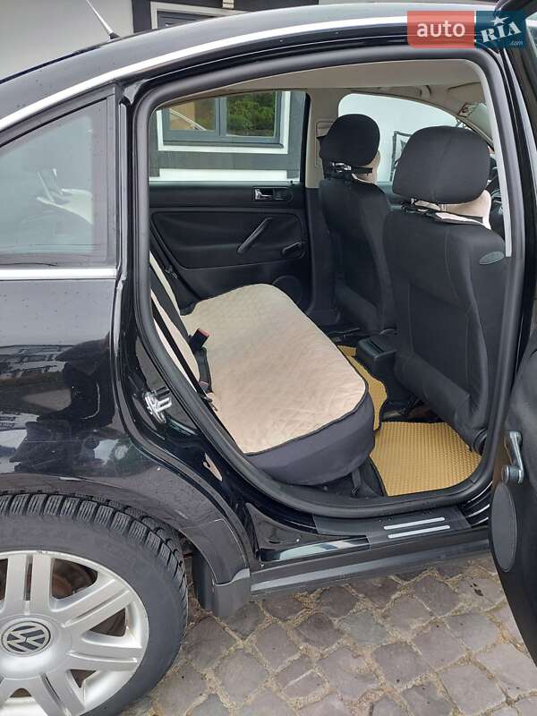 Седан Volkswagen Passat 2003 в Чернівцях