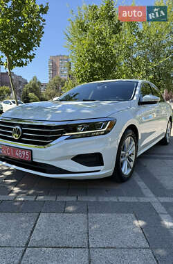 Седан Volkswagen Passat 2020 в 