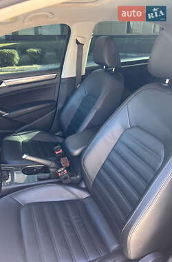 Седан Volkswagen Passat 2015 в 