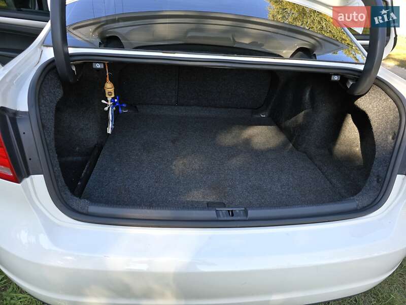 Седан Volkswagen Passat 2014 в Шостке фото 4 Седан Volkswagen Passat 2014 в Шостке