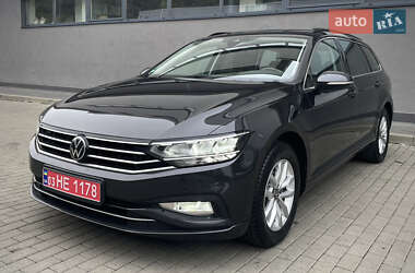 Універсал Volkswagen Passat 2022 в Мукачевому