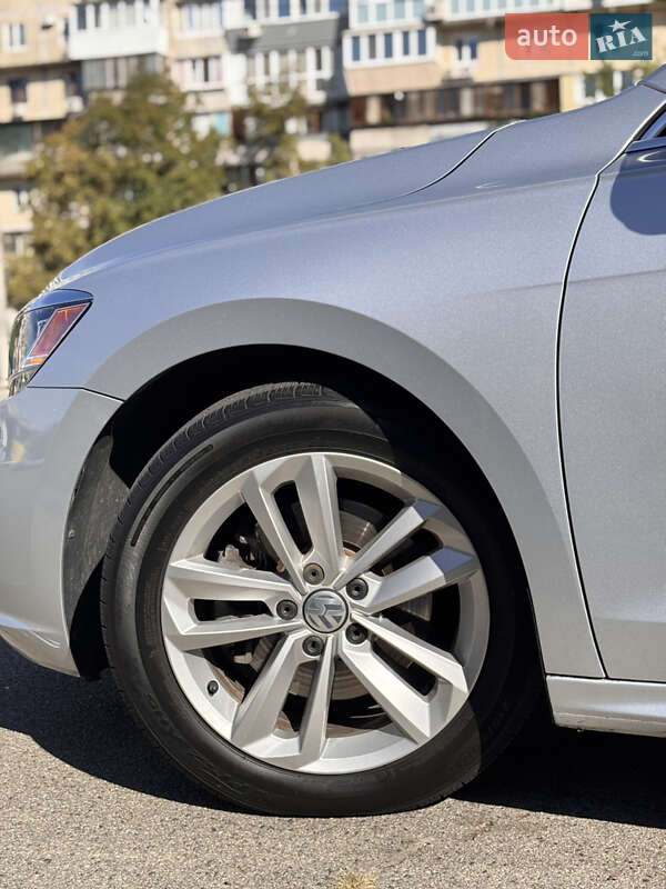 Седан Volkswagen Passat 2020 в Киеве