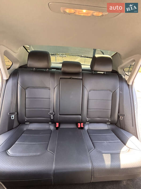 Седан Volkswagen Passat 2020 в Киеве