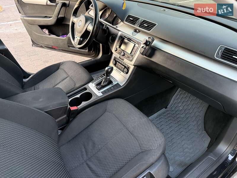 Универсал Volkswagen Passat 2011 в Житомире