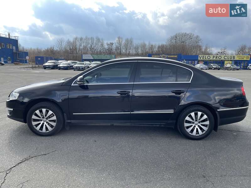Седан Volkswagen Passat 2010 в Києві